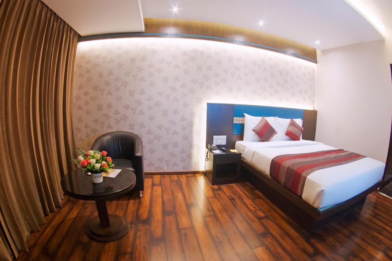 President Hotel Mysore Extérieur photo