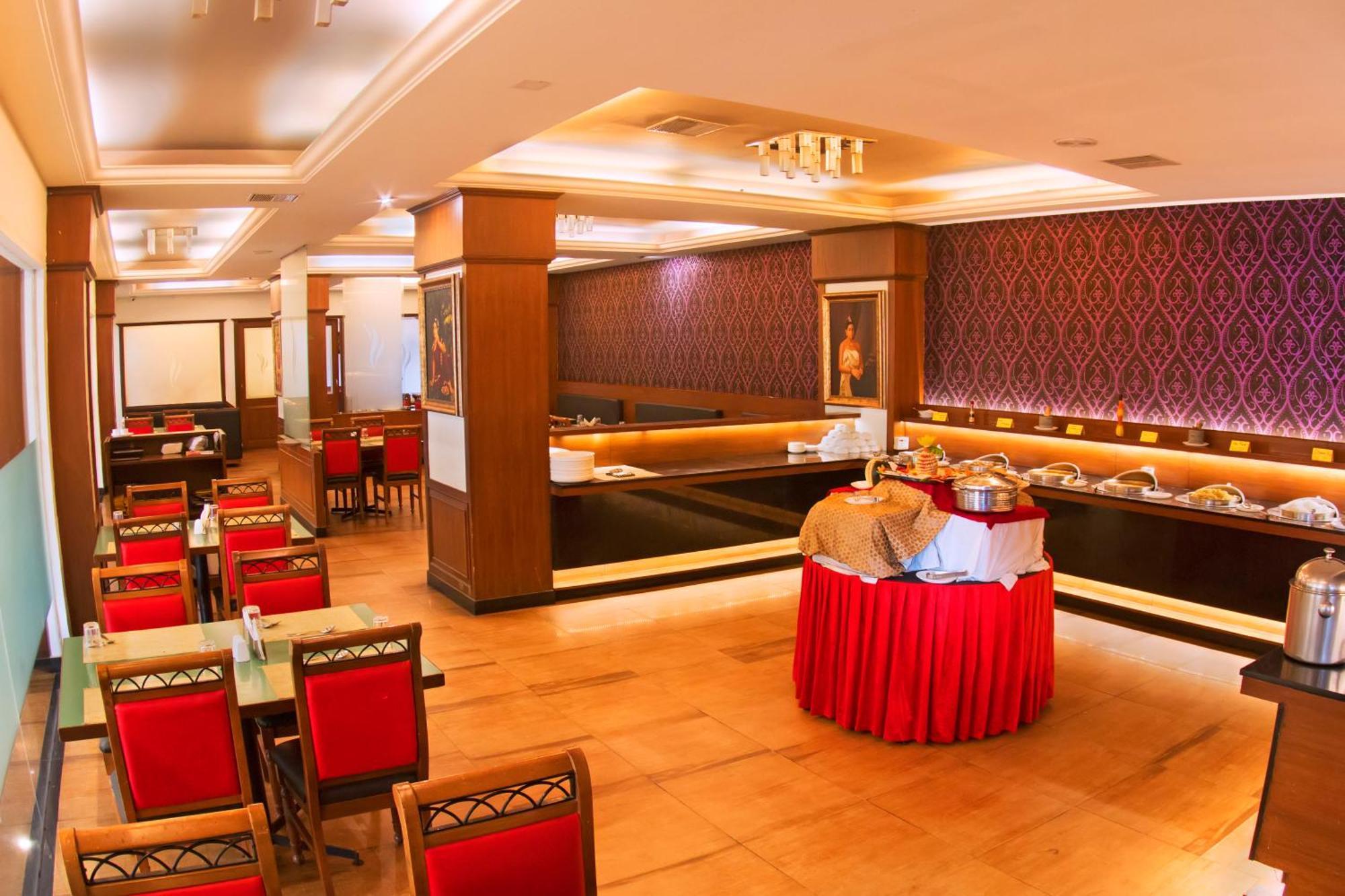 President Hotel Mysore Extérieur photo